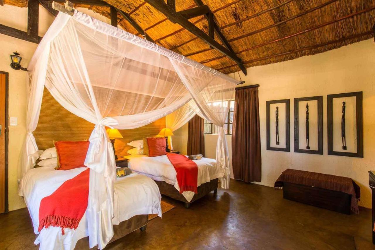 Umkumbe Safari Lodge Riverside Скукуза Екстер'єр фото