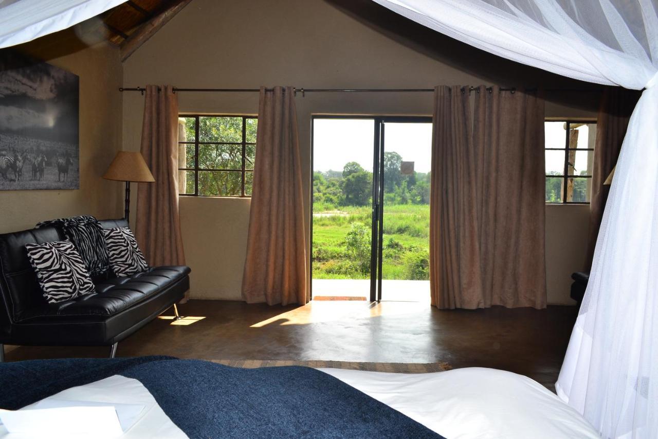 Umkumbe Safari Lodge Riverside Скукуза Екстер'єр фото