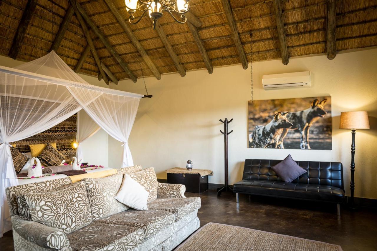 Umkumbe Safari Lodge Riverside Скукуза Екстер'єр фото