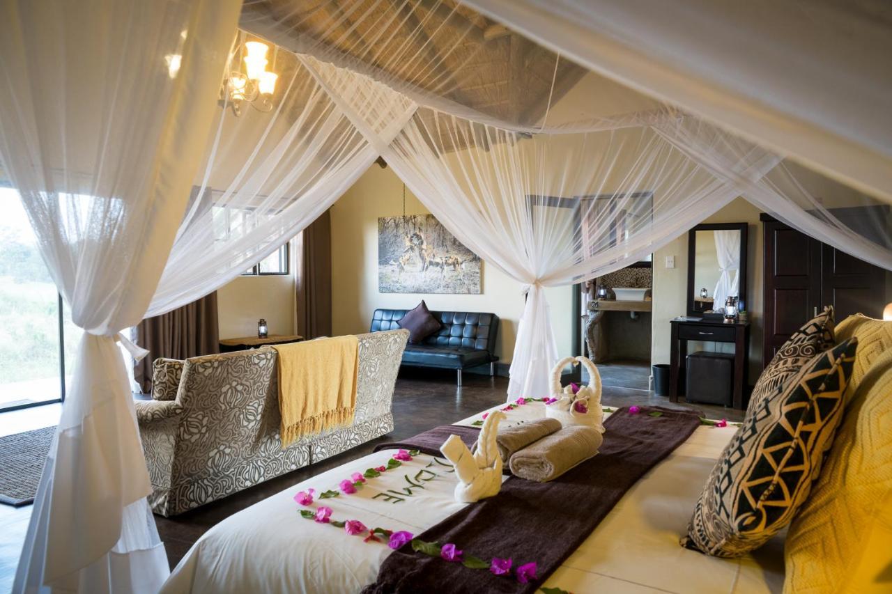 Umkumbe Safari Lodge Riverside Скукуза Екстер'єр фото