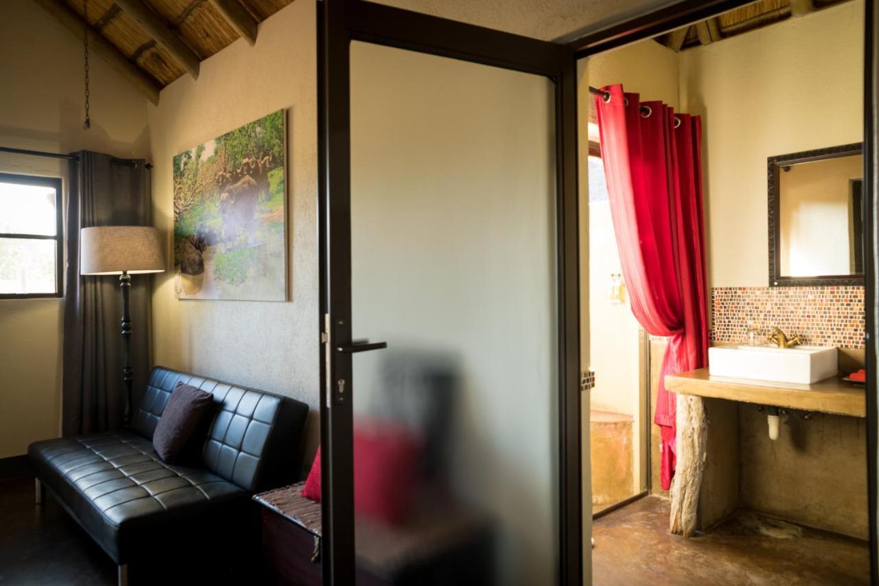 Umkumbe Safari Lodge Riverside Скукуза Екстер'єр фото