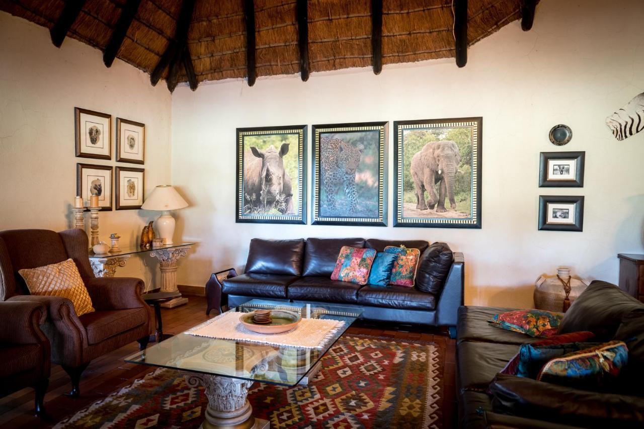 Umkumbe Safari Lodge Riverside Скукуза Екстер'єр фото