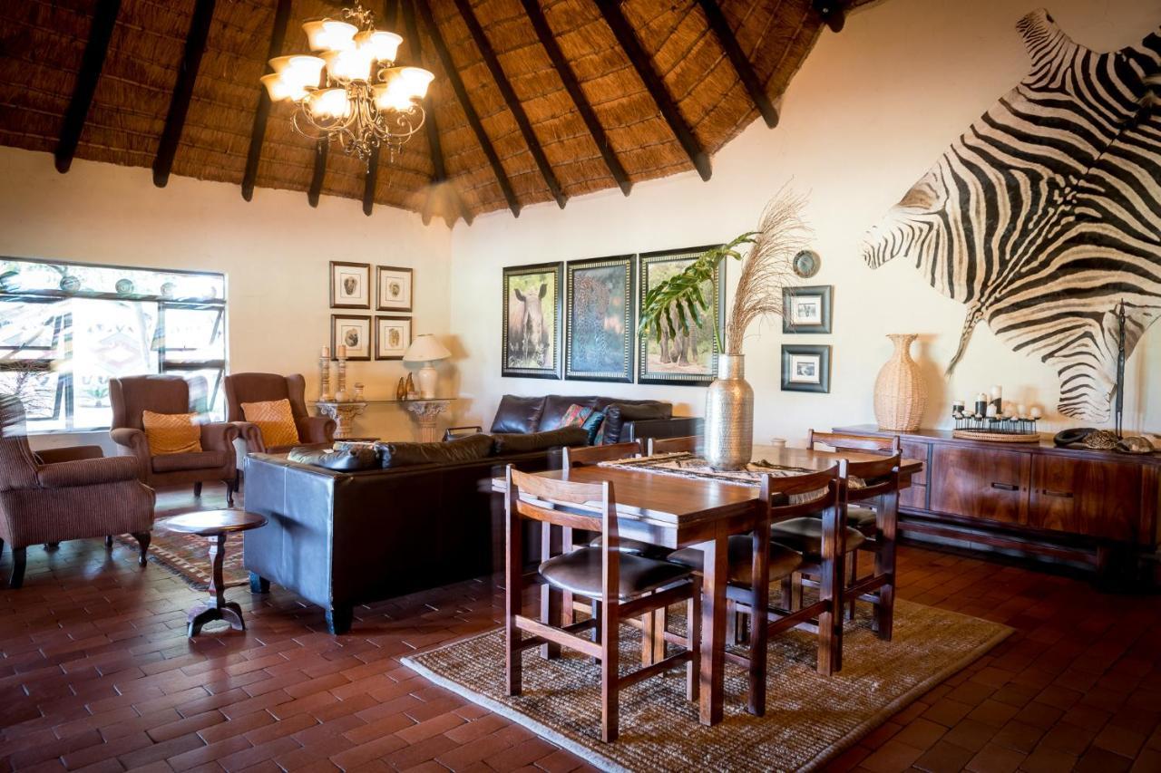 Umkumbe Safari Lodge Riverside Скукуза Екстер'єр фото