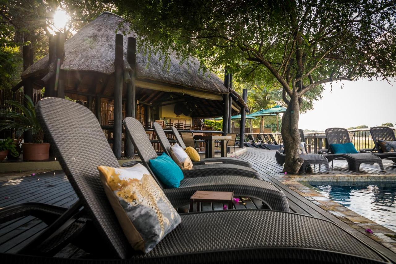 Umkumbe Safari Lodge Riverside Скукуза Екстер'єр фото