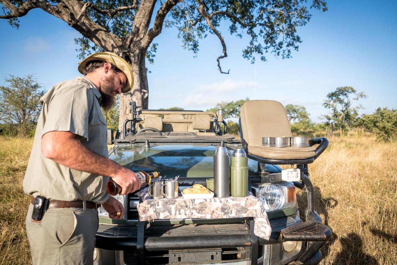 Umkumbe Safari Lodge Riverside Скукуза Екстер'єр фото