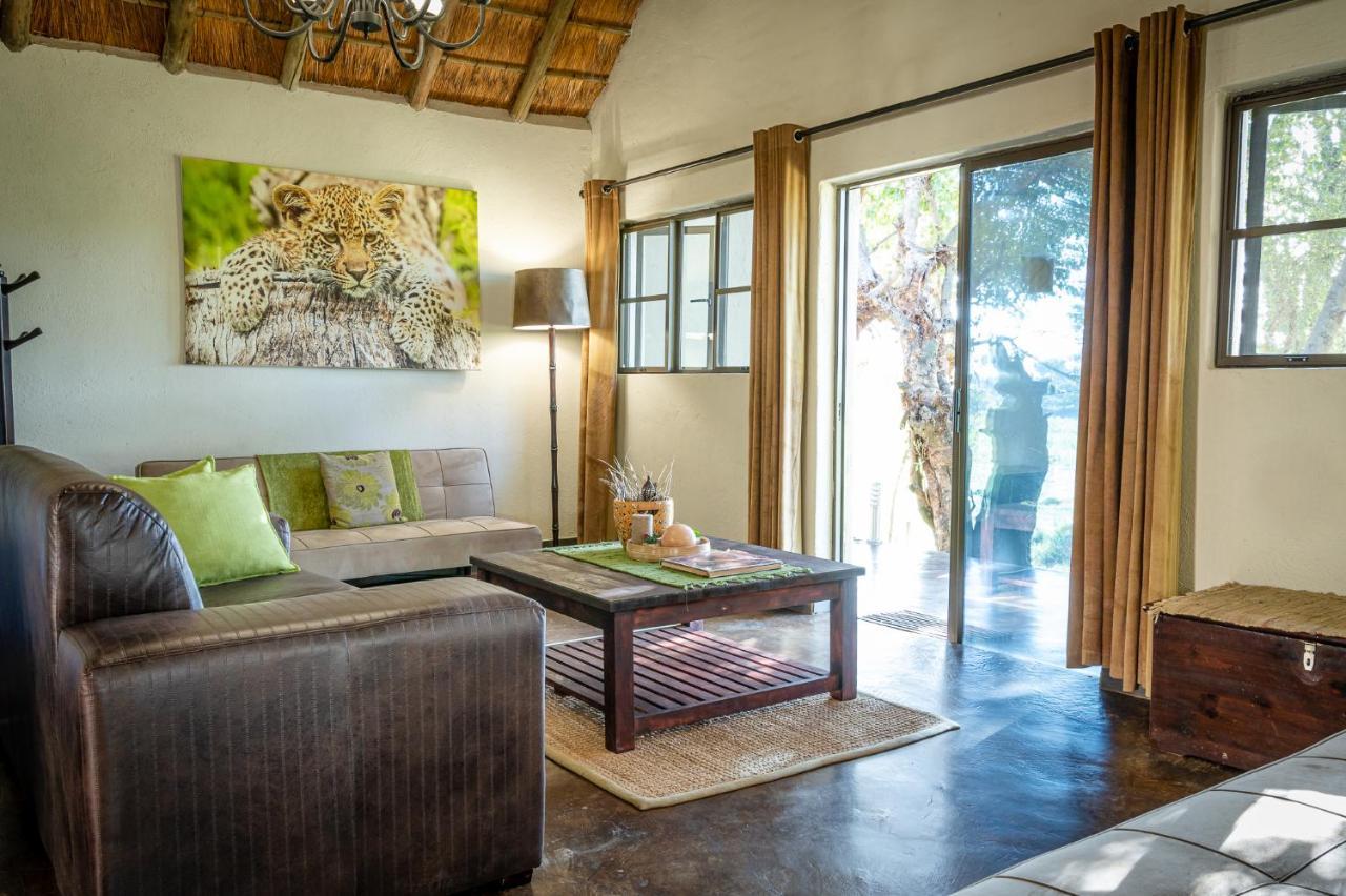 Umkumbe Safari Lodge Riverside Скукуза Екстер'єр фото