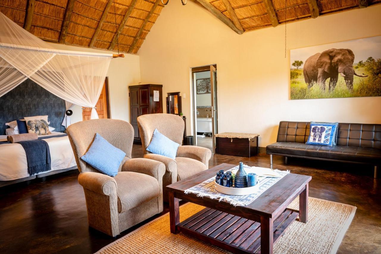 Umkumbe Safari Lodge Riverside Скукуза Екстер'єр фото